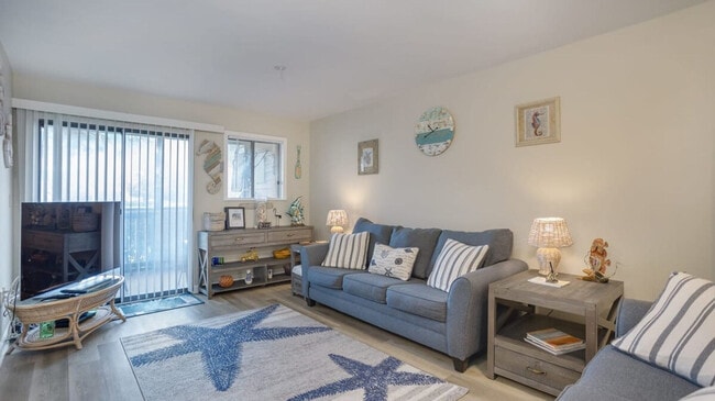 Building Photo - 239 Beach City Rd