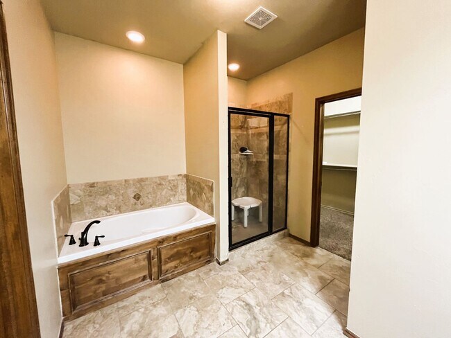 Building Photo - 14812 Brent Cir