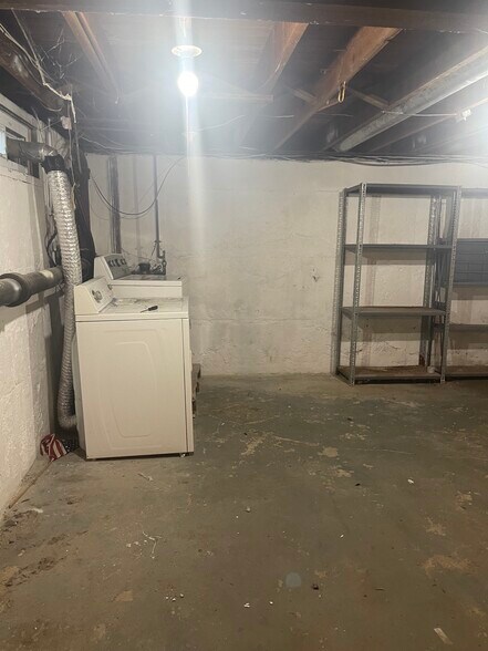 Building Photo - 293 N Hoadley St