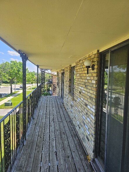 Building Photo - 4231 N 104th St