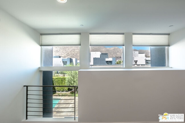 Building Photo - 392 Suave Ln