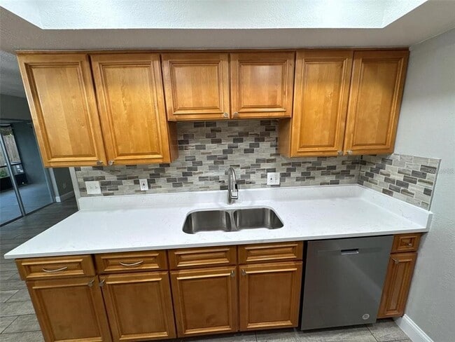 Building Photo - 2419 Rio Pinar Lakes Blvd
