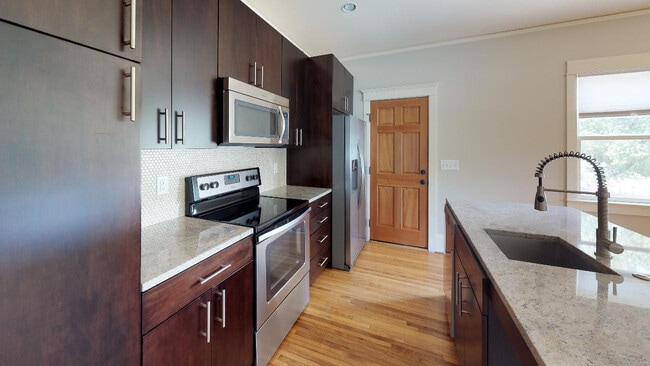 Building Photo - Beautiful Renovated Duplex in Wilmore!