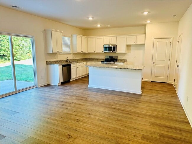 Building Photo - 66 Red Dragon Dr