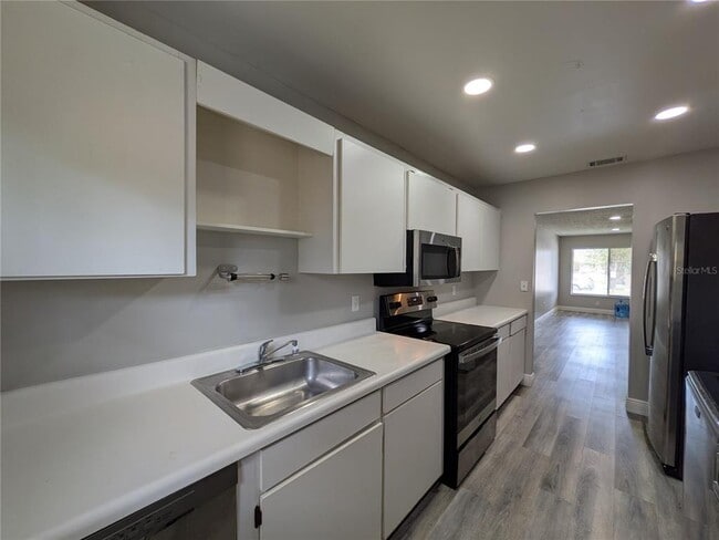 Building Photo - 725 Northlake Blvd
