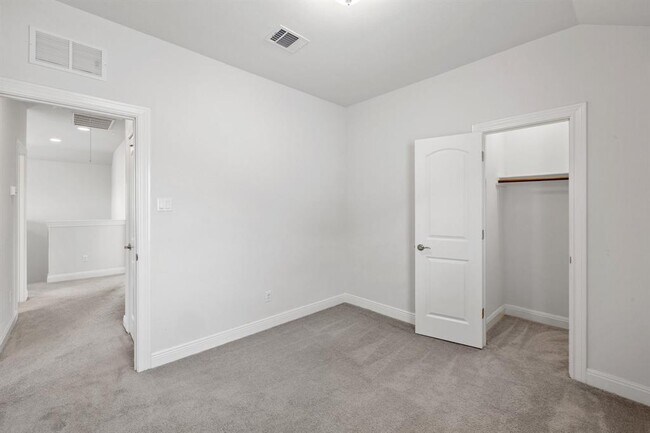 Building Photo - 138 Fern Dr