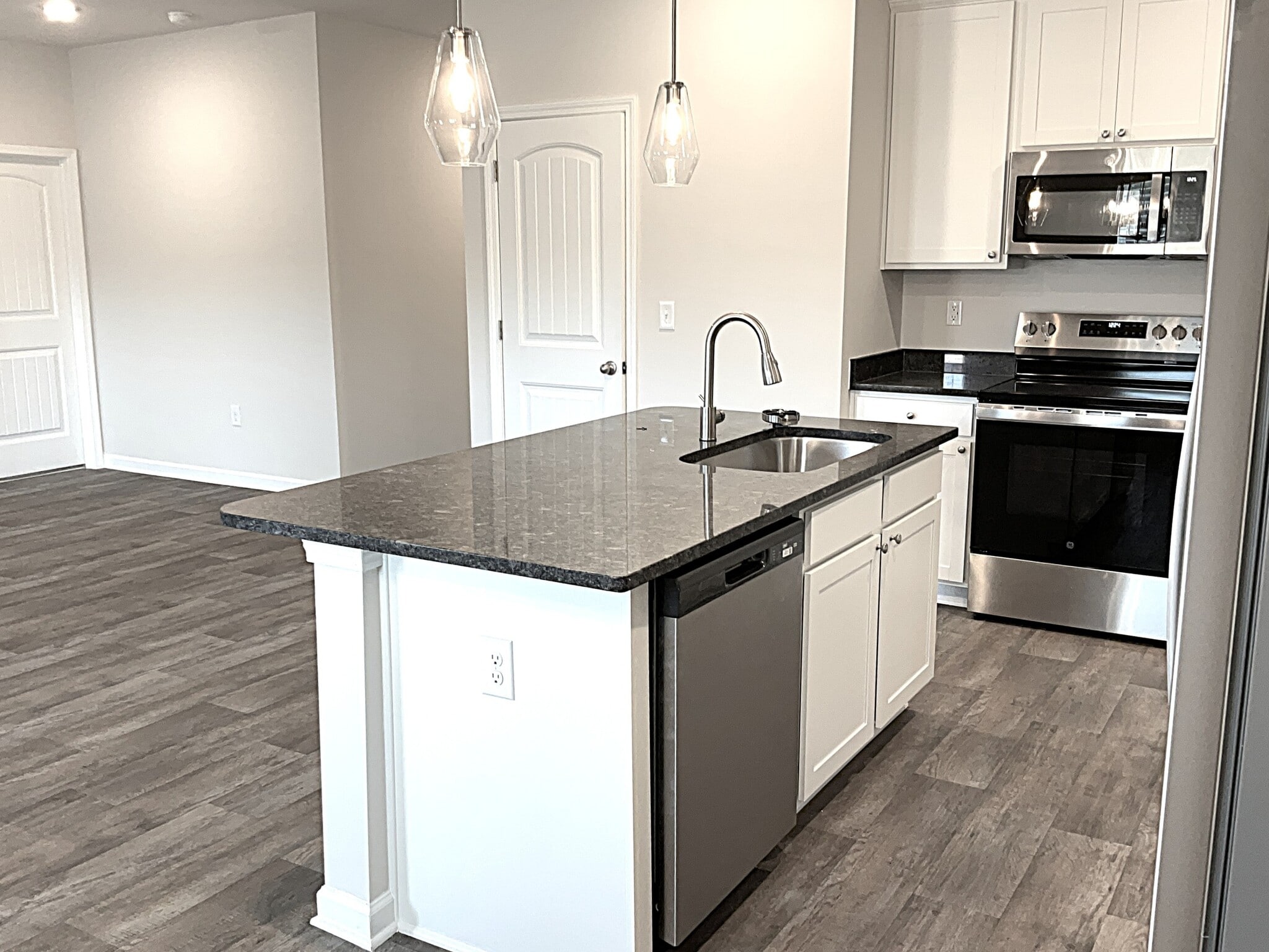 Building Photo - 3184 Emberly Dr