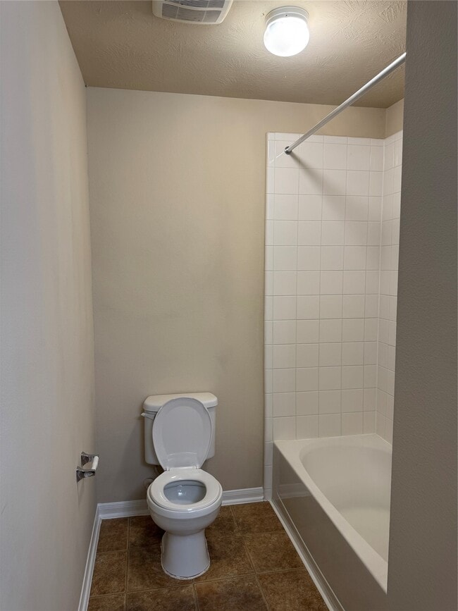 Building Photo - 8127 Almera Falls Dr