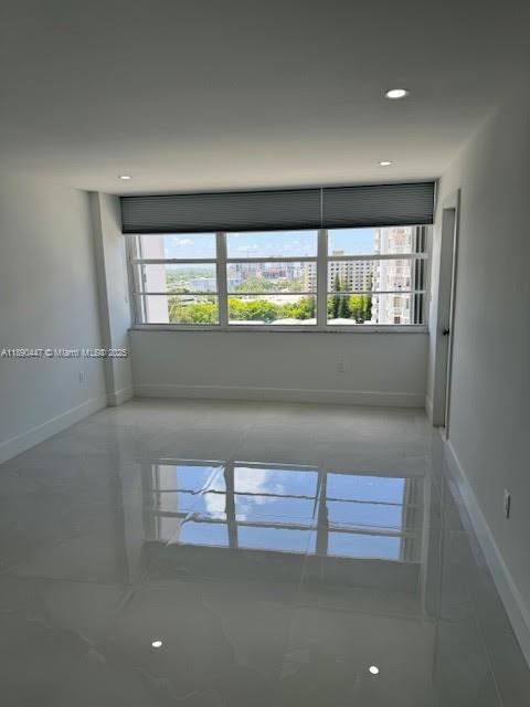 Building Photo - 18021 Biscayne Blvd
