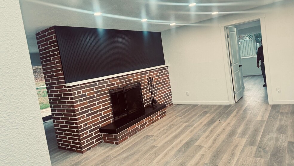 Building Photo - 12706 94th Ave E