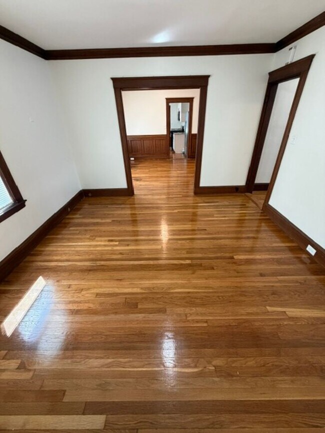 Building Photo - 3bed in Dorchester is now available