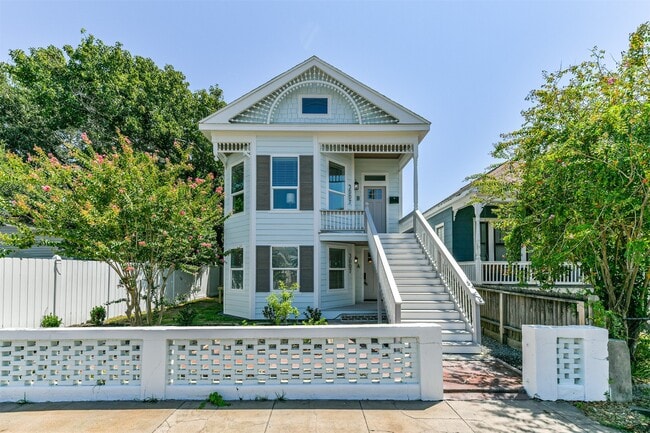 Primary Photo - 3007 Avenue Q