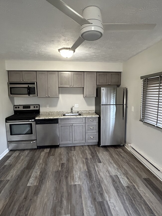 Building Photo - 159 Kings Hwy