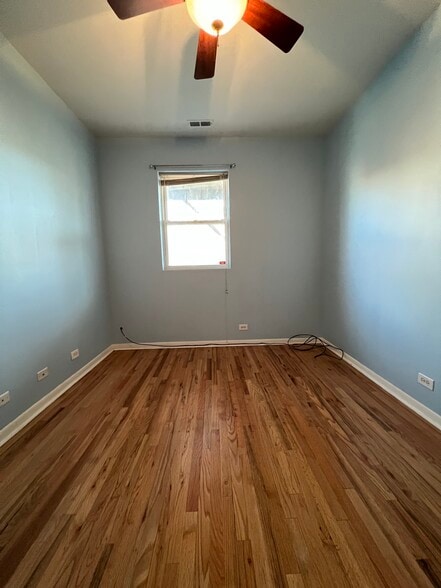 Bedroom #2 - 905 N Racine Ave