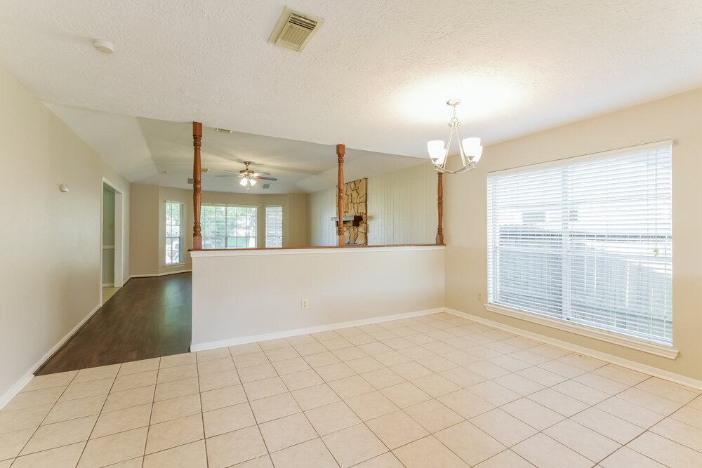 Building Photo - 23219 Timberbrook Dr