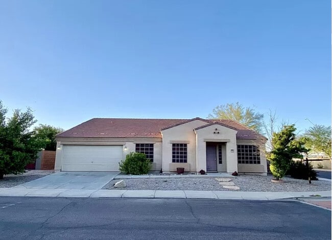 Building Photo - 608 W Rattlesnake Pl
