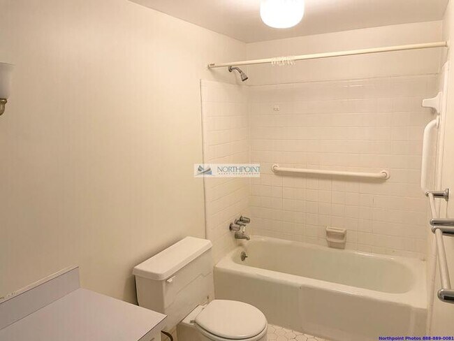 Building Photo - Live in Comfort & Style – 5BR/3.5BA Home w...