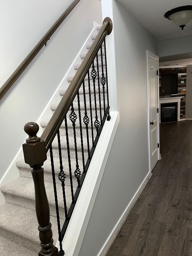 Building Photo - Rent Reduction & HOA Included! Call Today!...