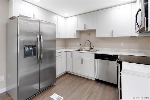 Building Photo - 3919 Tennyson Ave