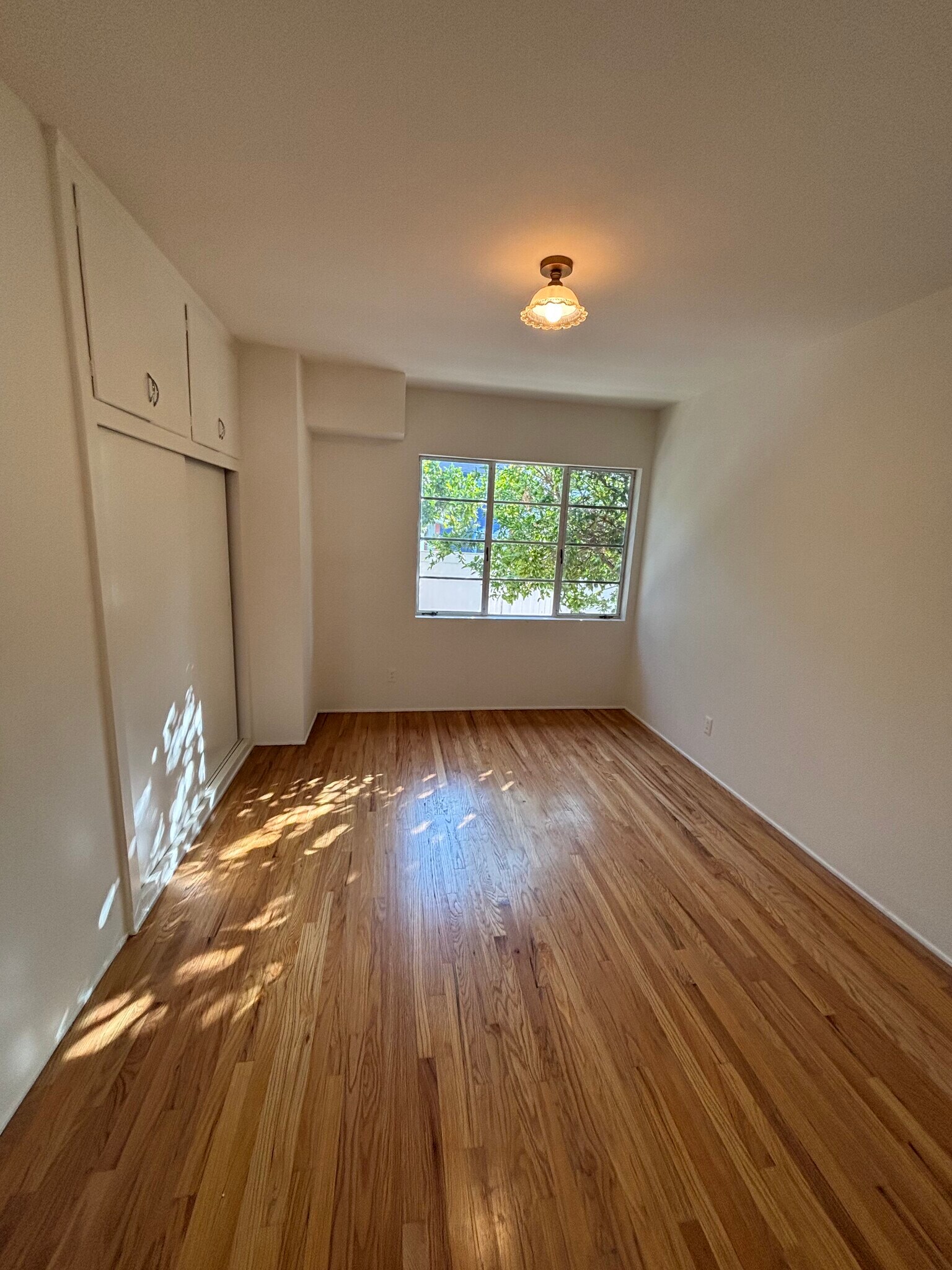 Building Photo - 4616 Kingswell Ave