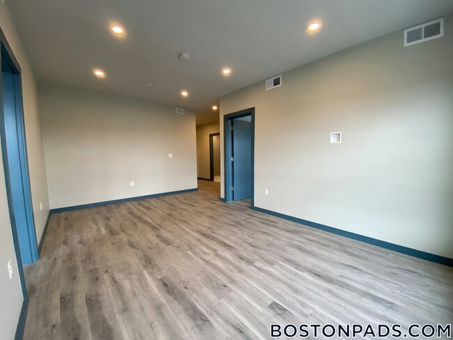 Building Photo - 1258 Massachusetts Ave