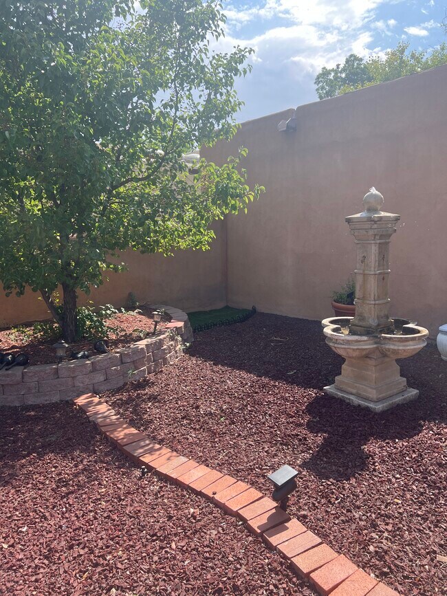 Building Photo - 3105 Camino Caballete NW