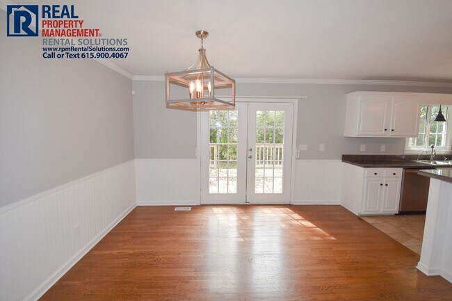 Building Photo - Amazing 4 bd 3 bath home! Fenced in yard, Attached garage and Bonus room, washer and dryer included!