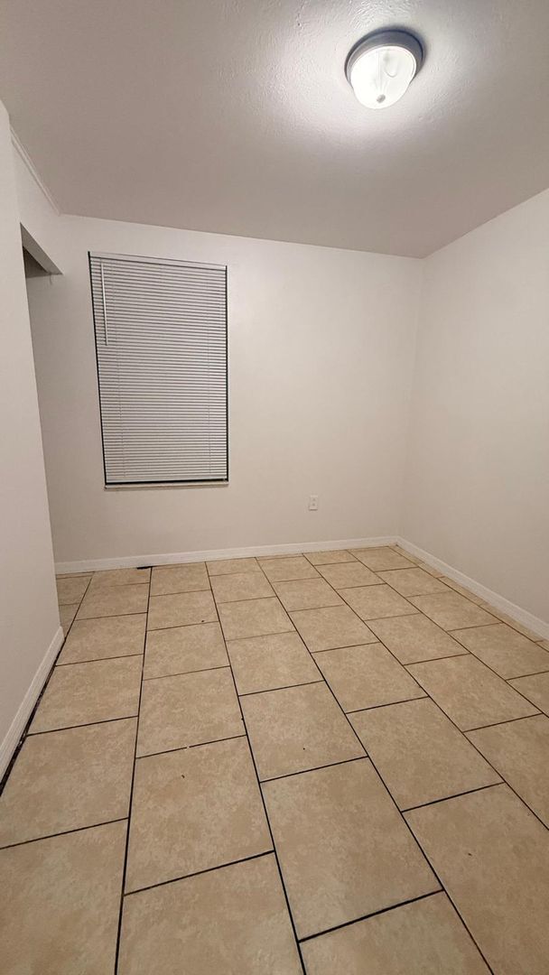 Building Photo - 1604 Woodlyn Dr