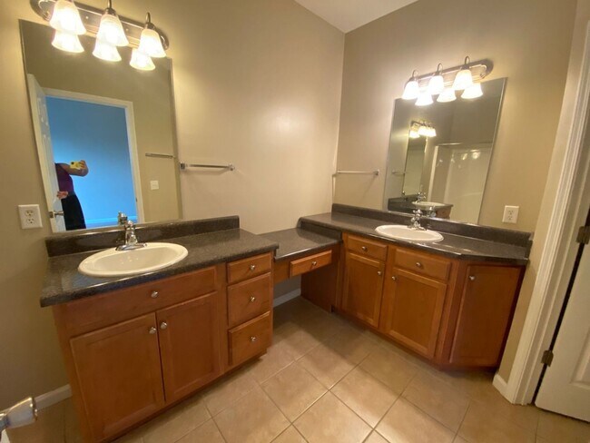 Building Photo - Cozy 3 Bed/2 Bath Home, Centrally Located in a Quiet Cul-de-Sac! *1/2 OFF Security Deposit for Ac...