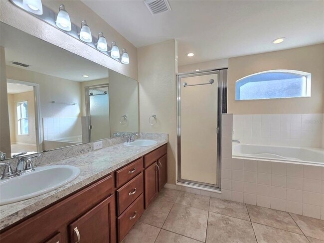 Building Photo - 1022 Rivershore Ave