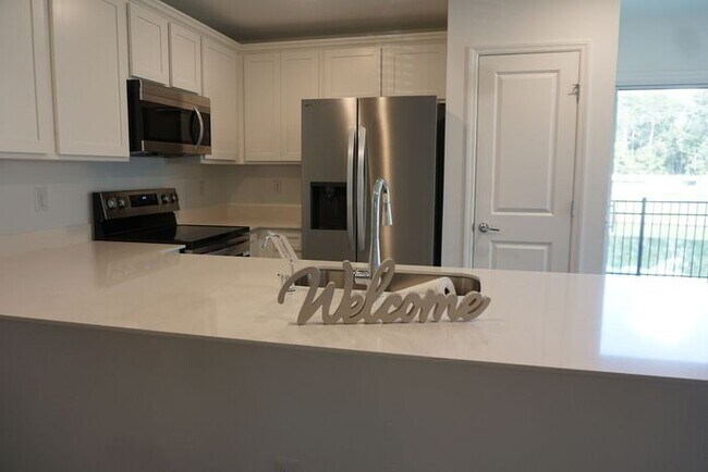 Building Photo - Brand New 3 Bedroom 2.5 Bathroom Townhome. No Additional fees
