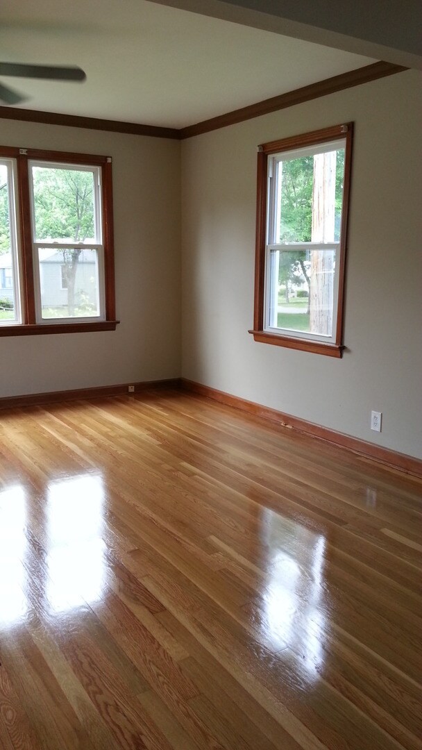Building Photo - CIMING SOON! 2 B 1b Bellefontaine House For Rent