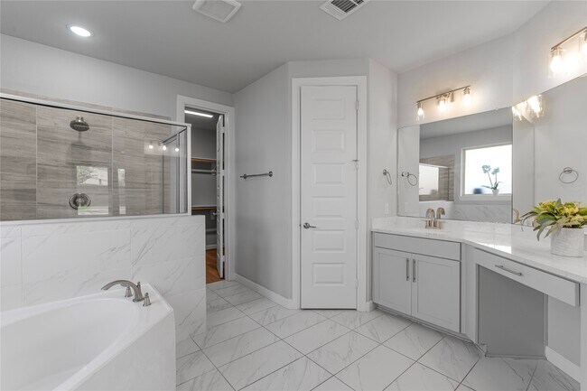 Building Photo - 11 Winter Thicket Pl