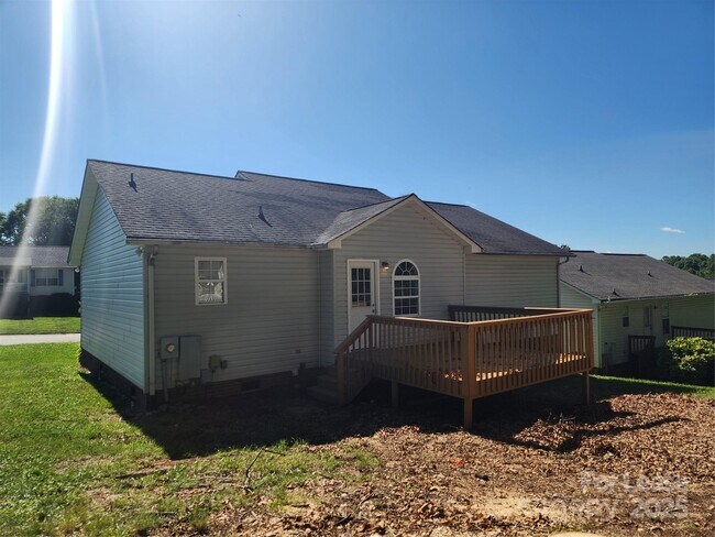 Building Photo - 5127 Daffodil Ln