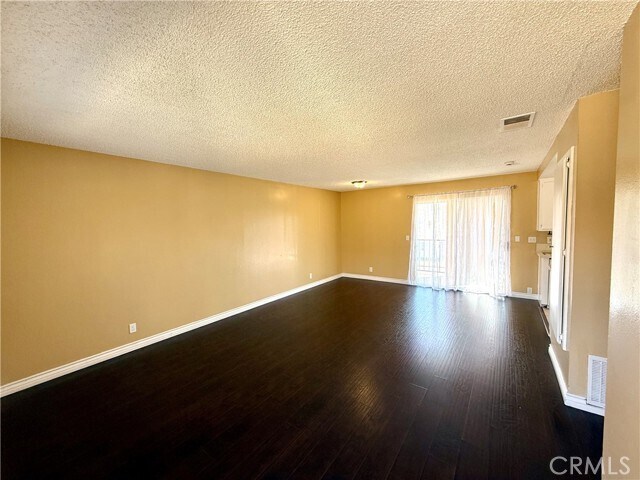 Building Photo - 901 N Dalton Ave