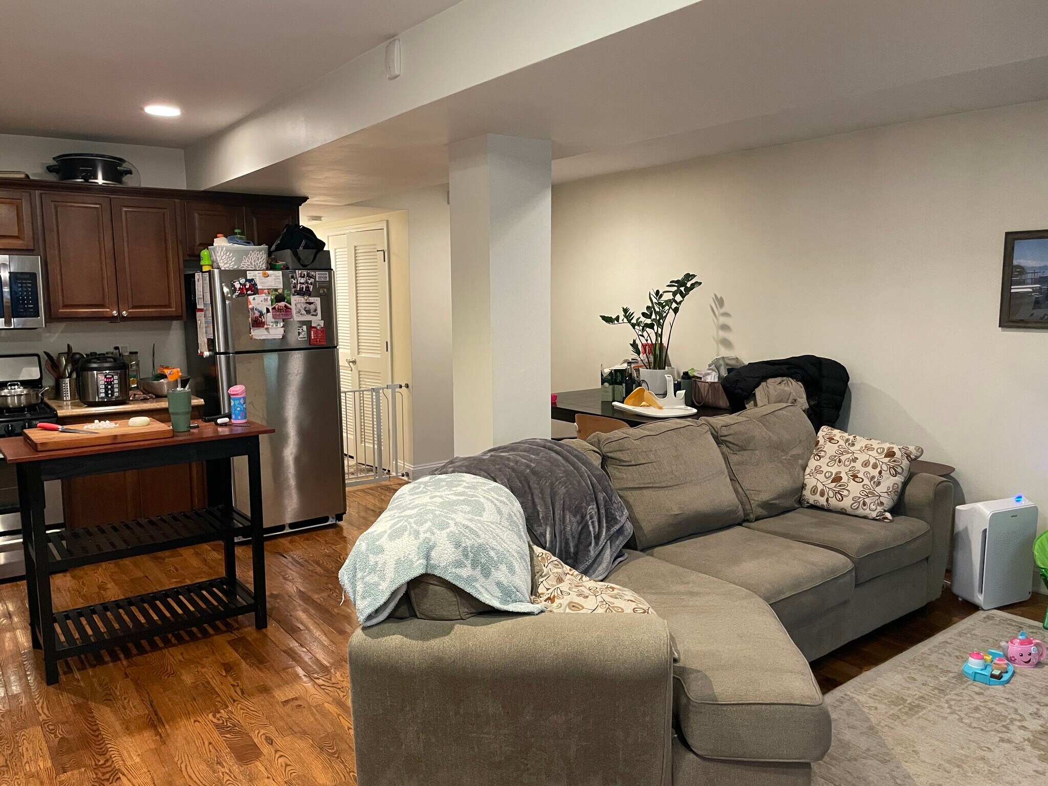 Building Photo - 2722 N Marshfield Ave