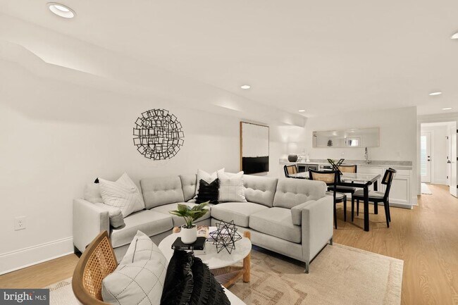 Building Photo - 4830 8th St NW