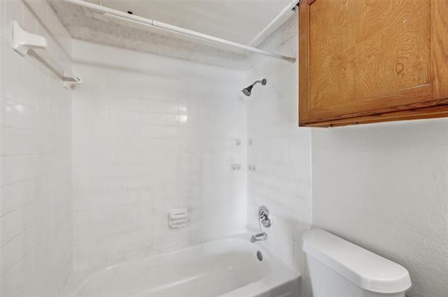 Building Photo - 504 Kings Way Dr