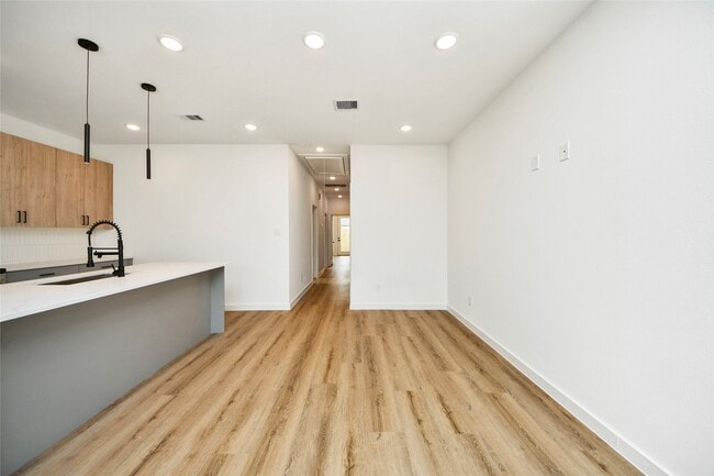 Building Photo - 5201 Fairchild St