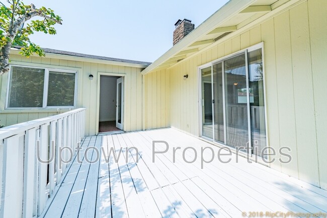 Building Photo - 3435 SW 125th Ave