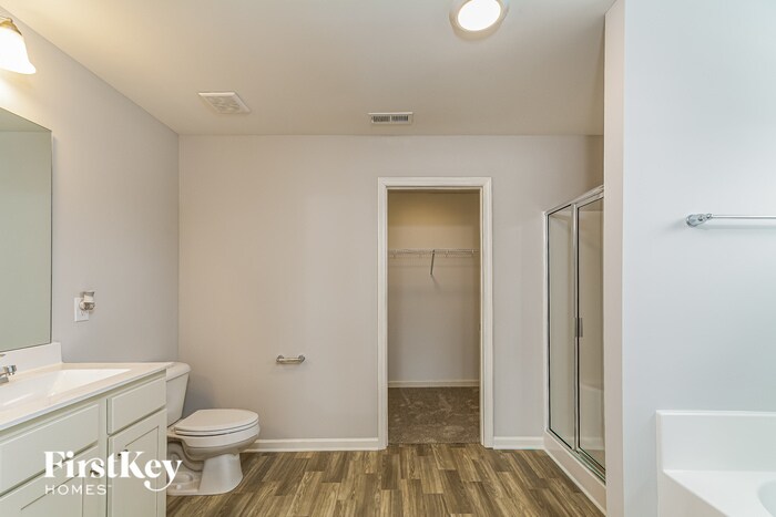 Building Photo - 135 Hillview Dr