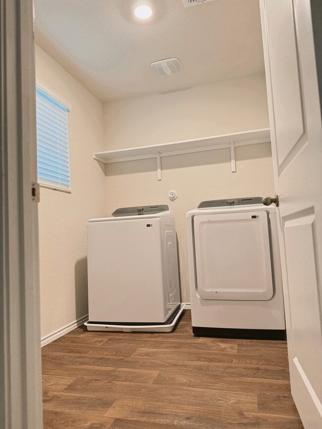 Building Photo - 3011 Lindenwood Run