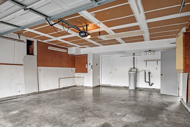 Building Photo - A Clean, Well-Sized Home With Solar in Woodland