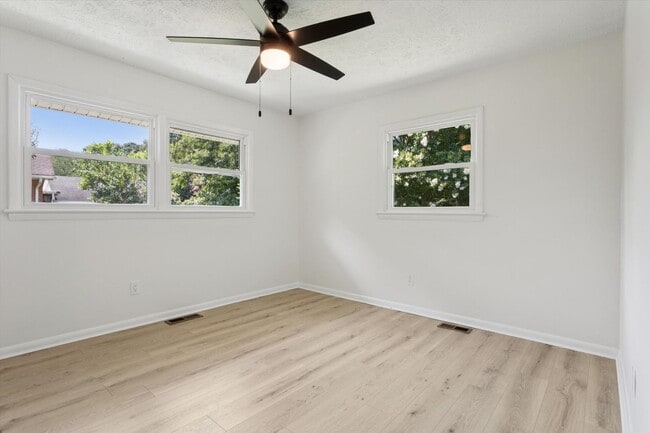 Building Photo - 13A Colberts Ln