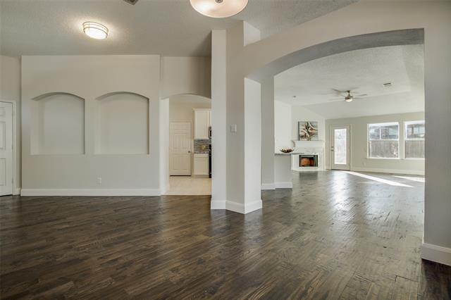 Building Photo - 3708 Villanova Dr