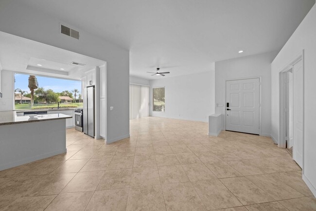 Building Photo - Mission Hills Country Club Home