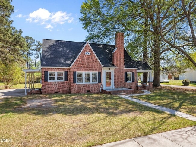 Building Photo - 302 W Main St