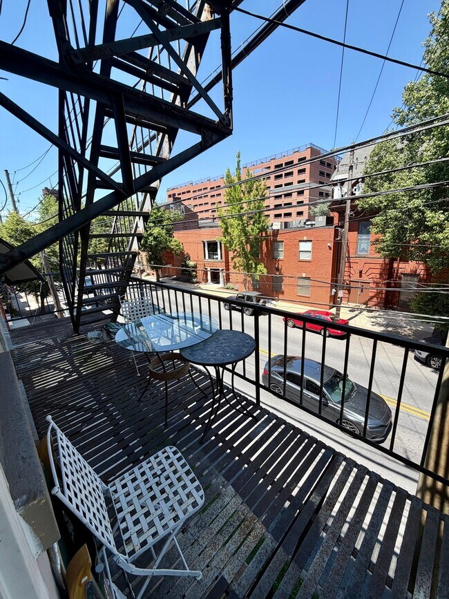 Building Photo - 446 N Duke St