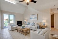 Building Photo - 450 E 4th St