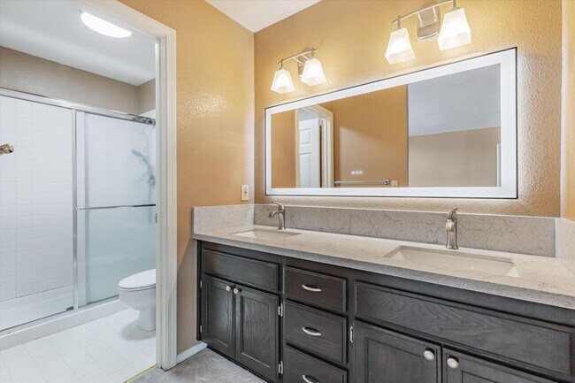 Building Photo - 4100 Diane Dr